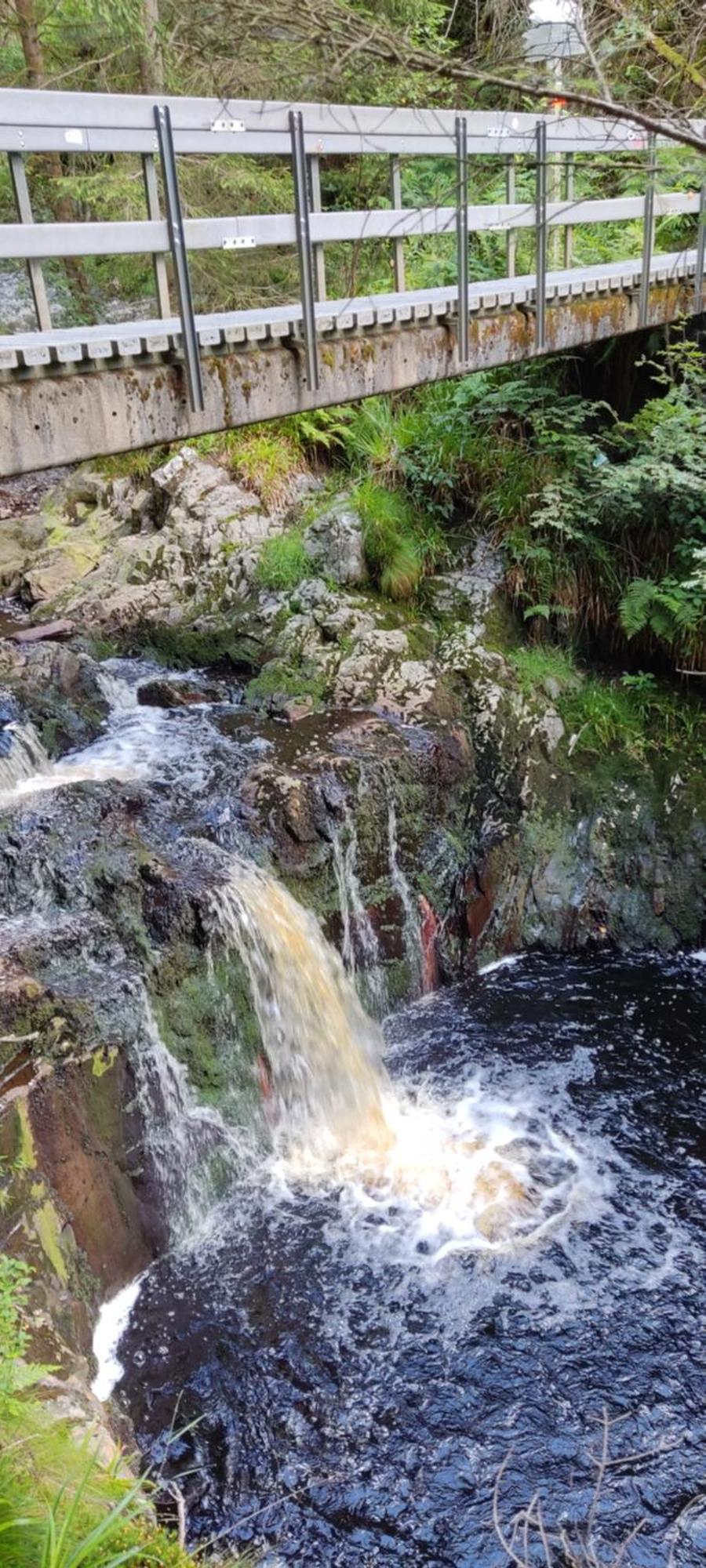 Au Coin De La Cascade Longfaye Exterior foto